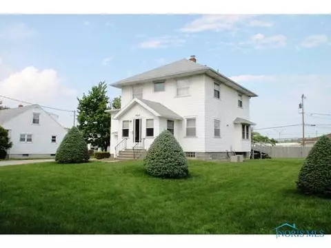 1025 Grasser St, Oregon, OH 43616 photo 2