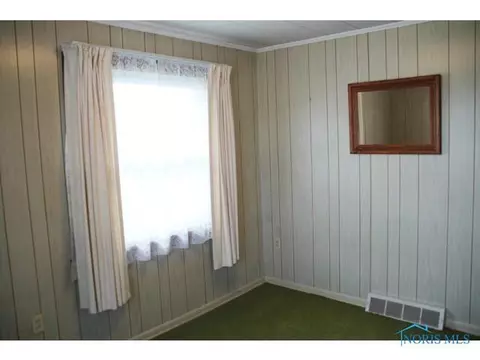 1025 Grasser St, Oregon, OH 43616 photo 11