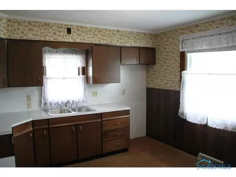 1025 Grasser St, Oregon, OH 43616 photo 13
