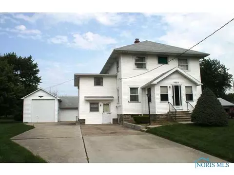 1025 Grasser St, Oregon, OH 43616 photo 1
