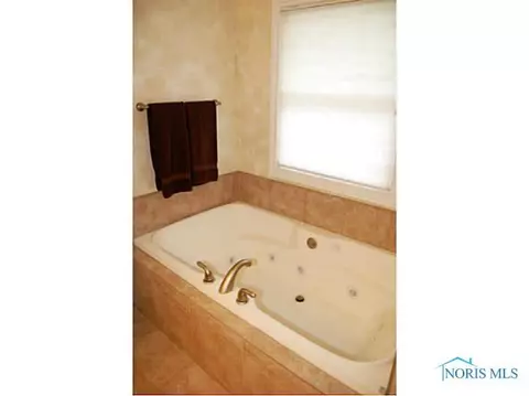 8817 White Eagle E, Sylvania, OH 43560 photo 13