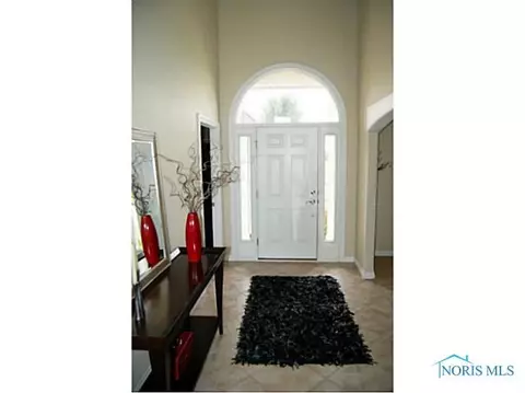 8817 White Eagle E, Sylvania, OH 43560 photo 2