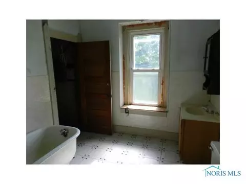 301 N Main St, Antwerp, OH 45813 photo 12