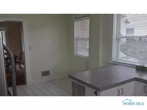 2016 Richmond Rd, Toledo, OH 43607 photo 8