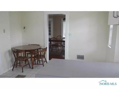 2016 Richmond Rd, Toledo, OH 43607 photo 9