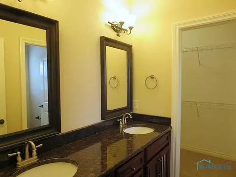4656 Lakeside Dr, Maumee, OH 43537 photo 8