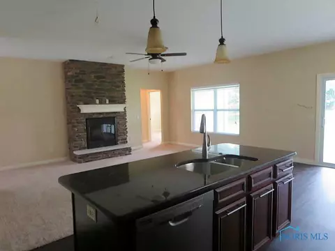 4656 Lakeside Dr, Maumee, OH 43537 photo 4