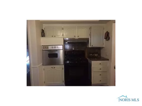 5630 E Rowland Rd, Toledo, OH 43613 photo 11