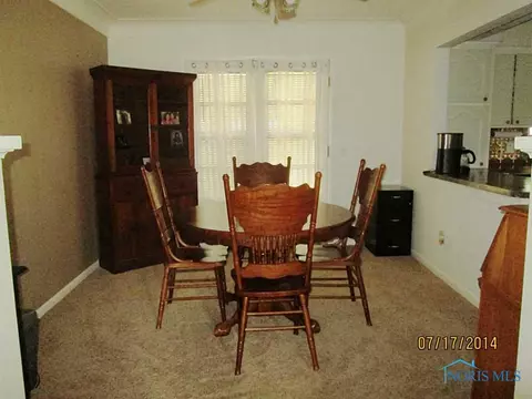 5630 E Rowland Rd, Toledo, OH 43613 photo 8