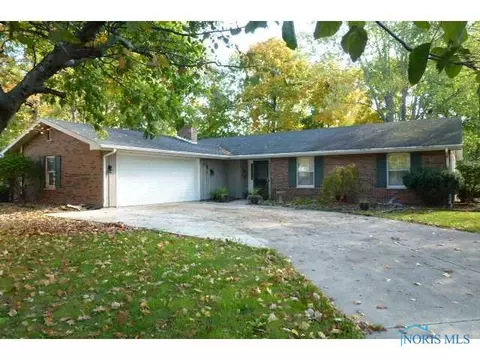 108 Oak Meadows Dr, Bryan, OH 43506 photo 2