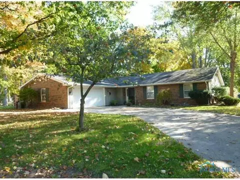 108 Oak Meadows Dr, Bryan, OH 43506 photo 1