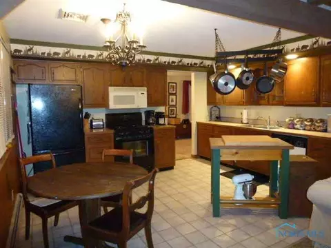 108 Oak Meadows Dr, Bryan, OH 43506 photo 8