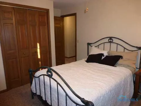108 Oak Meadows Dr, Bryan, OH 43506 photo 13
