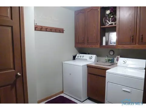 108 Oak Meadows Dr, Bryan, OH 43506 photo 17
