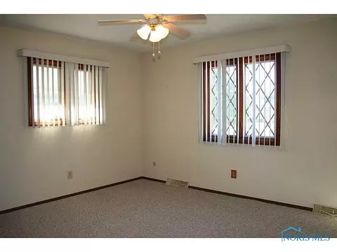3112 Springtime Dr, Oregon, OH 43616 photo 12