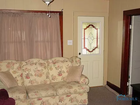 727 S Walnut St, Bryan, OH 43506 photo 4