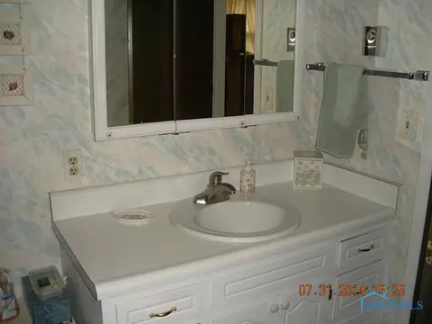 1102 Bavarian Ln, Bryan, OH 43506 photo 11