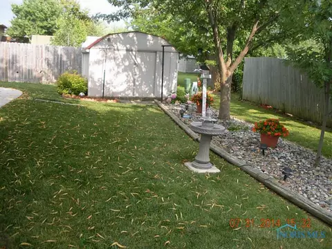 1102 Bavarian Ln, Bryan, OH 43506 photo 3