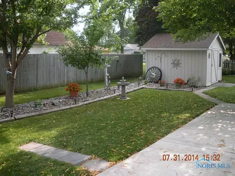 1102 Bavarian Ln, Bryan, OH 43506 photo 4