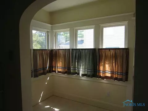 319 E Dudley, Maumee, OH 43537 photo 7