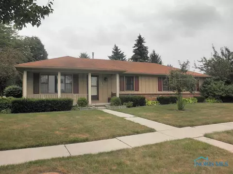 1740 Christopher Ln, Maumee, OH 43537 photo 1