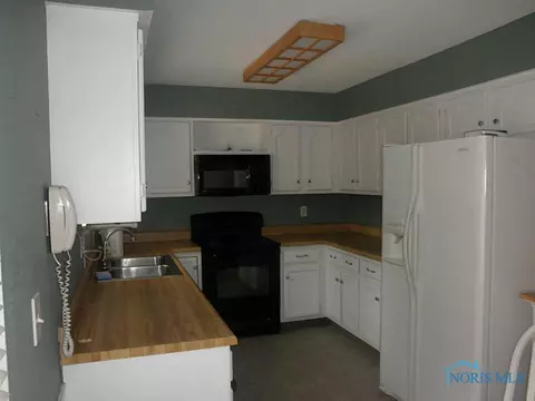 1740 Christopher Ln, Maumee, OH 43537 photo 5