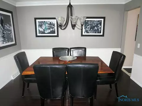 2221 Maple Tree Dr, Maumee, OH 43537 photo 6