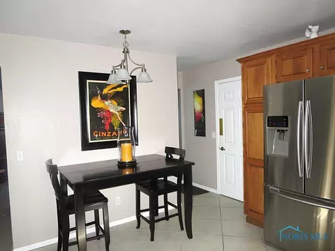 2221 Maple Tree Dr, Maumee, OH 43537 photo 7