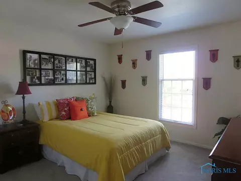 2221 Maple Tree Dr, Maumee, OH 43537 photo 12