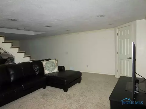 2221 Maple Tree Dr, Maumee, OH 43537 photo 15