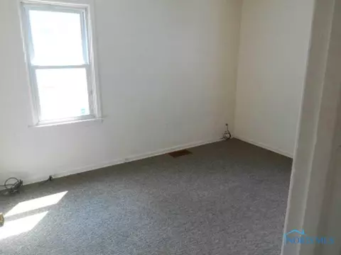 1126 Searles Rd, Toledo, OH 43607 photo 6