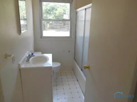 1126 Searles Rd, Toledo, OH 43607 photo 9