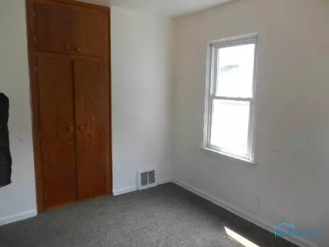 1126 Searles Rd, Toledo, OH 43607 photo 8