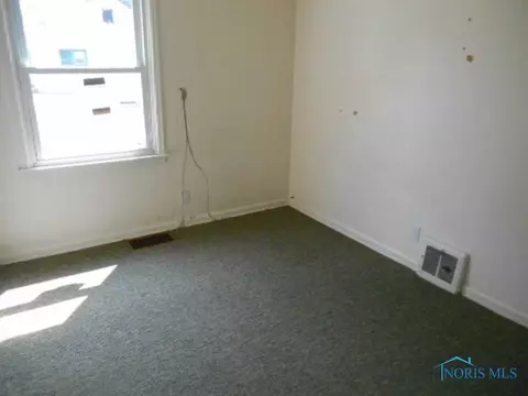 1126 Searles Rd, Toledo, OH 43607 photo 5