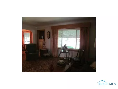 602 Adrian St, Delta, OH 43515 photo 3