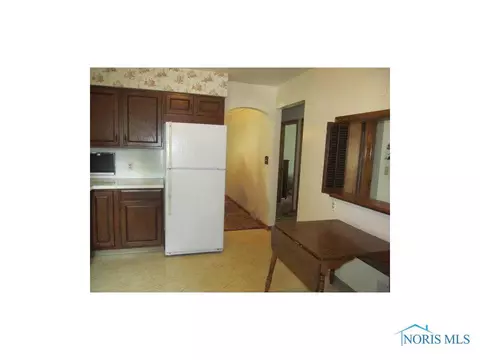 602 Adrian St, Delta, OH 43515 photo 9