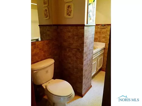 876 Cherry Ln, Waterville, OH 43566 photo 9