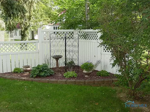 405 John St, Bryan, OH 43506 photo 6