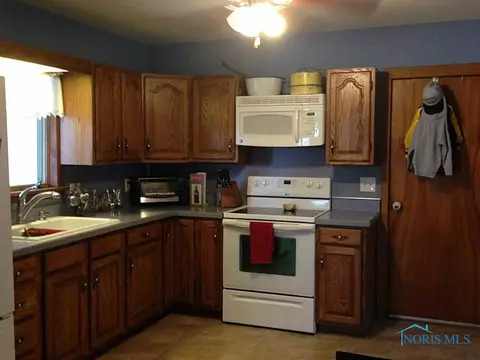 7820 Emerson, Wayne, OH 43466 photo 5