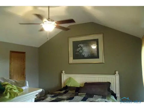 400 E Perry St, Walbridge, OH 43465 photo 8