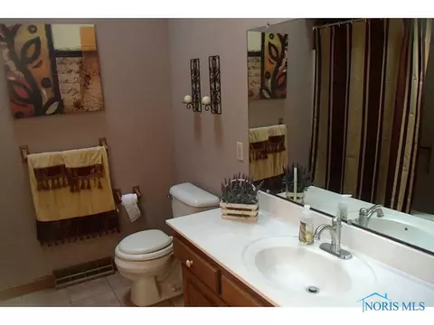 400 E Perry St, Walbridge, OH 43465 photo 12