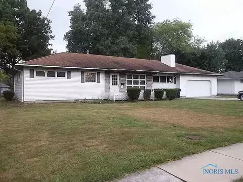 359 E Main St, Oak Harbor, OH 43449 photo 1