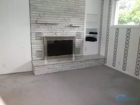 359 E Main St, Oak Harbor, OH 43449 photo 6