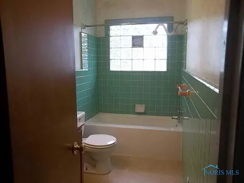 359 E Main St, Oak Harbor, OH 43449 photo 14