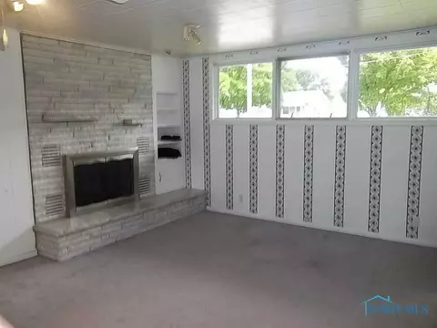 359 E Main St, Oak Harbor, OH 43449 photo 8