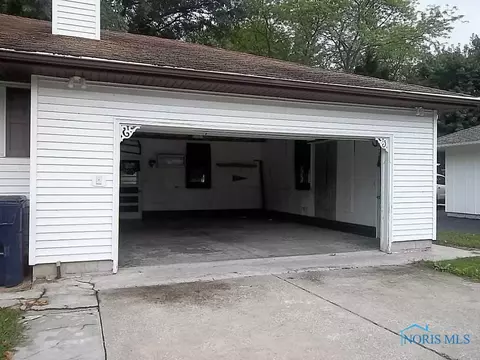 359 E Main St, Oak Harbor, OH 43449 photo 7