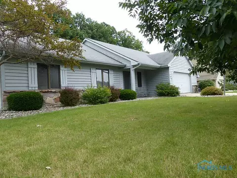 208 Brown Dr, Bryan, OH 43506 photo 2