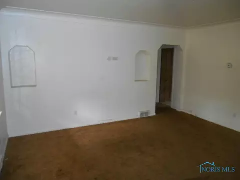 822 Searles Rd, Toledo, OH 43607 photo 4