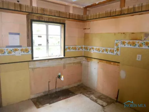 822 Searles Rd, Toledo, OH 43607 photo 6