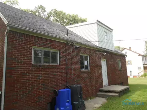 822 Searles Rd, Toledo, OH 43607 photo 2